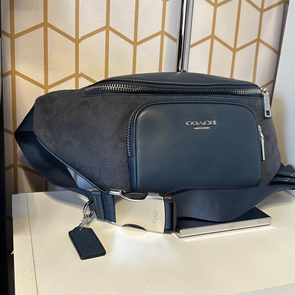 EUC: COACH Racer Belt Bag in Signature Jacquard & Smooth Leather Denim Blue.